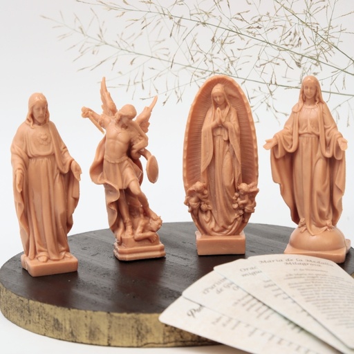 [ES.001] Figura Religiosa en Plástico café 8cm